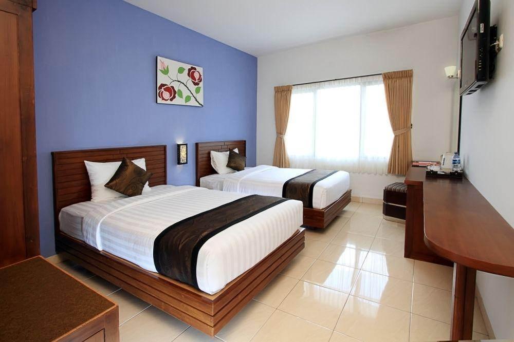 Maesa Hotel Ponorogo Buitenkant foto