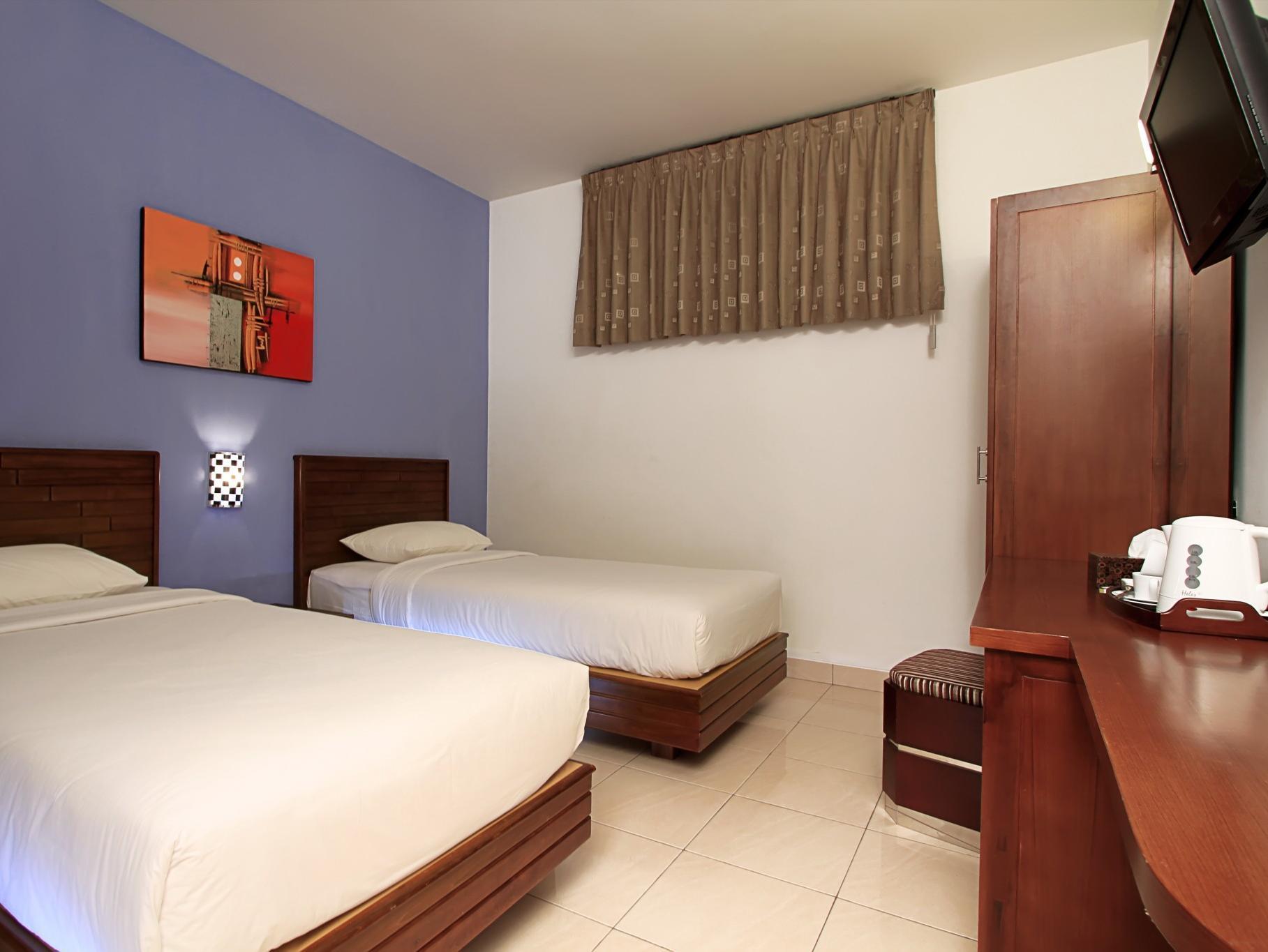 Maesa Hotel Ponorogo Buitenkant foto
