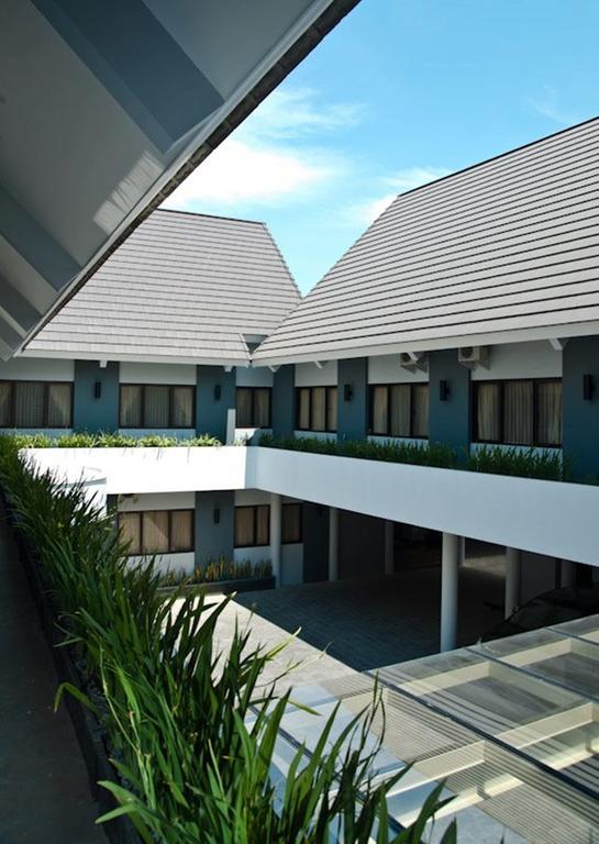 Maesa Hotel Ponorogo Buitenkant foto